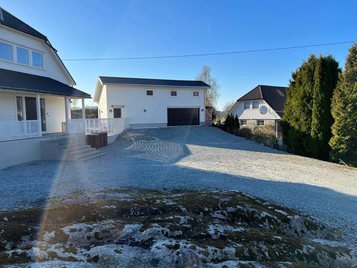 Puntsnes Apartmen Hjelmeland Exteriör bild